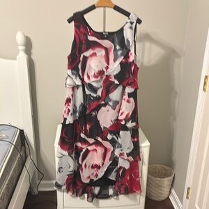 Floral Sleeveless Dress - Red and Black